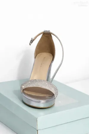 حذاء كعب عالي نسائي أنيق باللون الفضي نمرة 83 بسعر 100 شيكل فقط السعر قابل للتخفيض