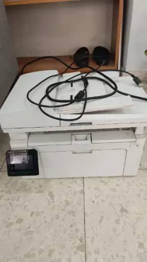 🖨️ طابعة HP ليزر أبيض وأسود للبيع – شغالة 100%  للبيع طابعة HP متعددة الوظائف ✔ طباعة + سكان + تصوير ✔ نظيفة وما فيها أي أعطال ✔ ش