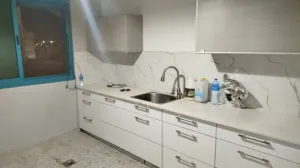 شقة للإيجار الماصيون/جهة ام الشرايط بجانب سوبر ماركت عسل ويصل للتواصل  عيسى مصلح 0592858382