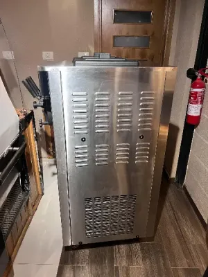 ماكنة صنع البوظة الامريكية